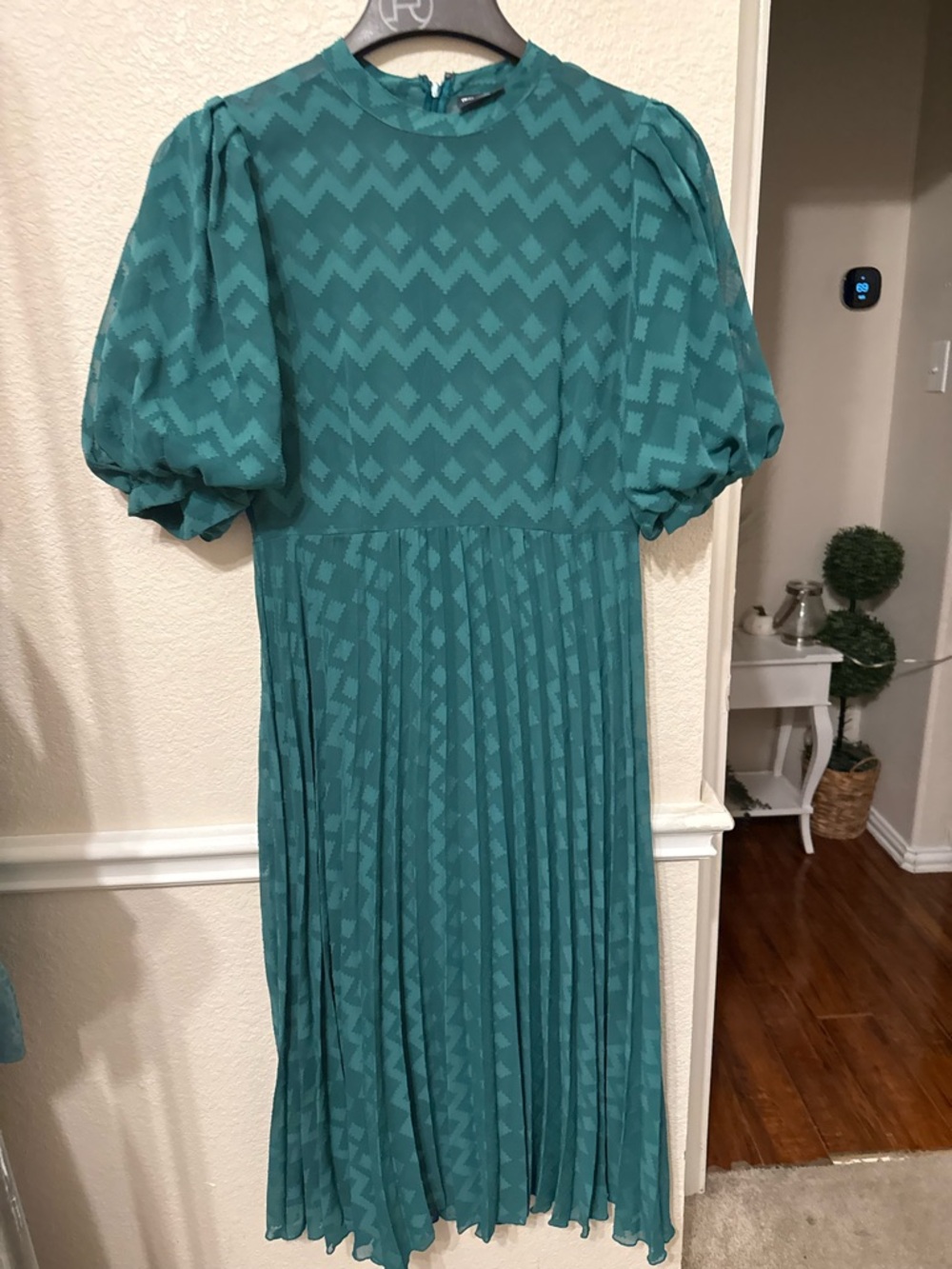 Size 10  ASOS DESIGN high neck pleated chevron dobby midi dress - Picture 10 of 13